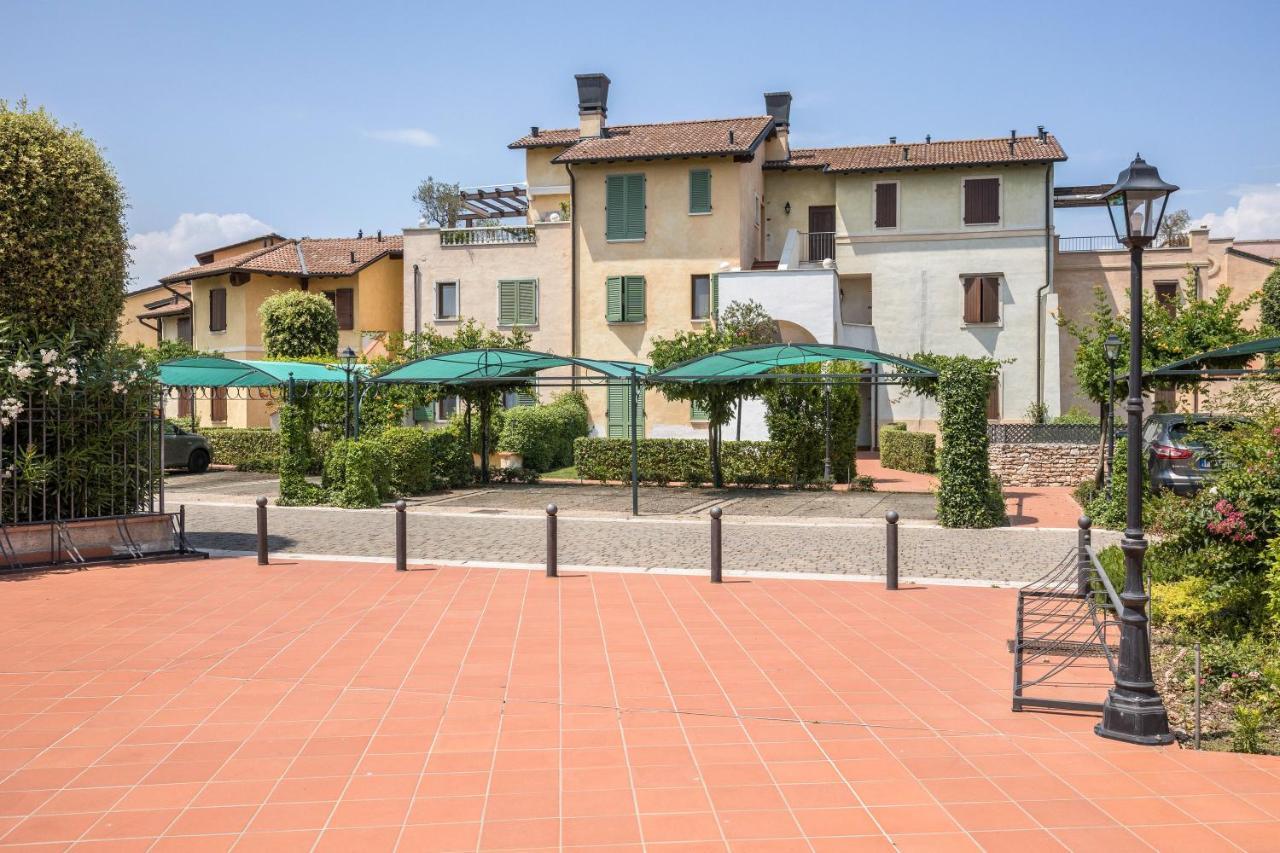 Maloma Apartment Peschiera del Garda Exterior foto